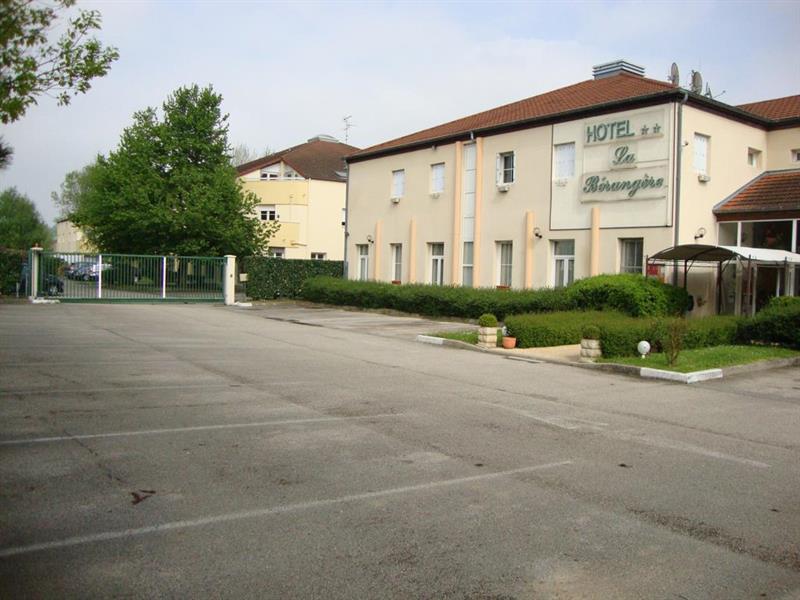 Hotel La Berangere Перуж Экстерьер фото