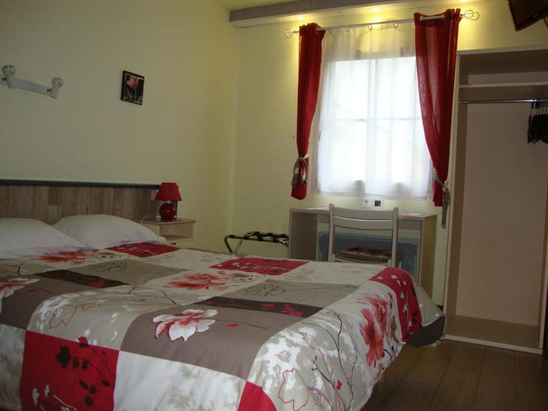 Hotel La Berangere Перуж Экстерьер фото